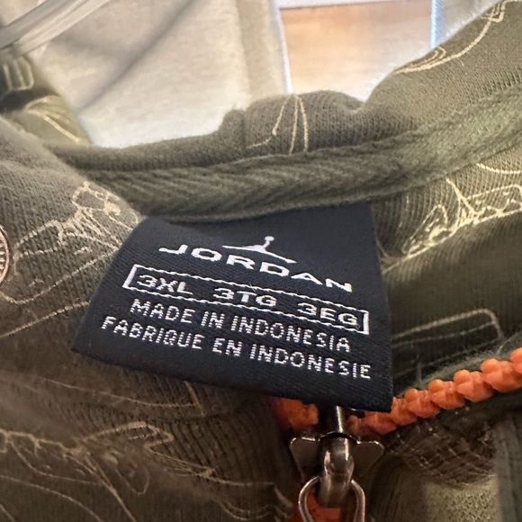 COPY - Jordan 5 Jacket - Picture 2 of 2